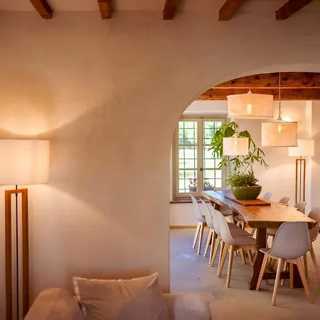 Dom wakacyjny Stone With Panoramic Pool